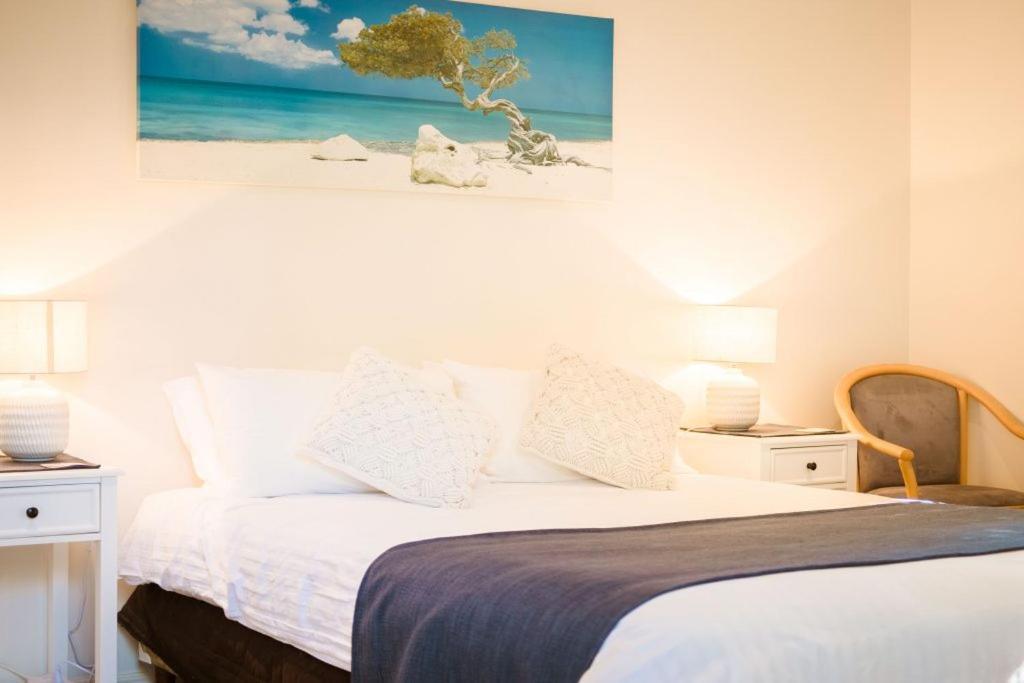 Beachhouse Bed And Breakfast Редкліфф Екстер'єр фото